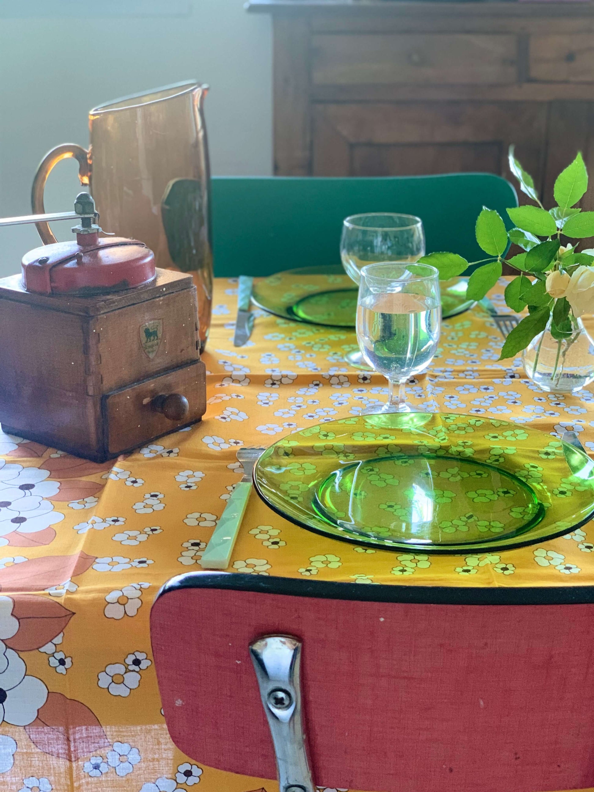 Nappe vintage motifs floraux années 70