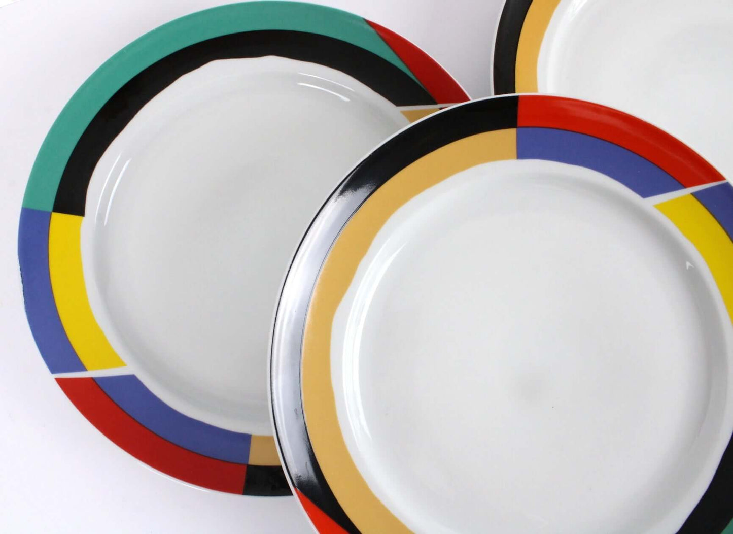 Assiettes plates Habitat décor coloré