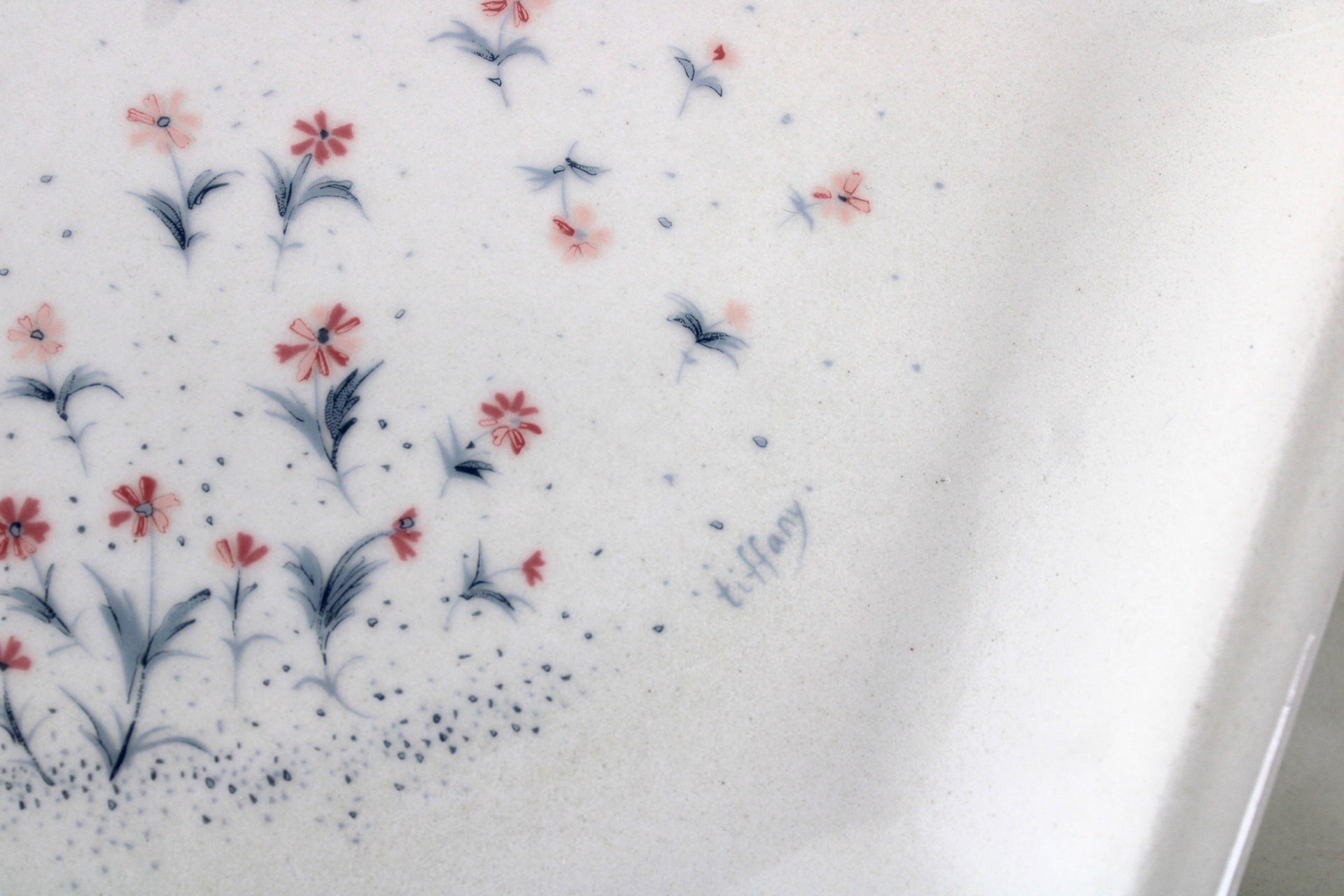 Assiettes plates octogonales signées Tiffany