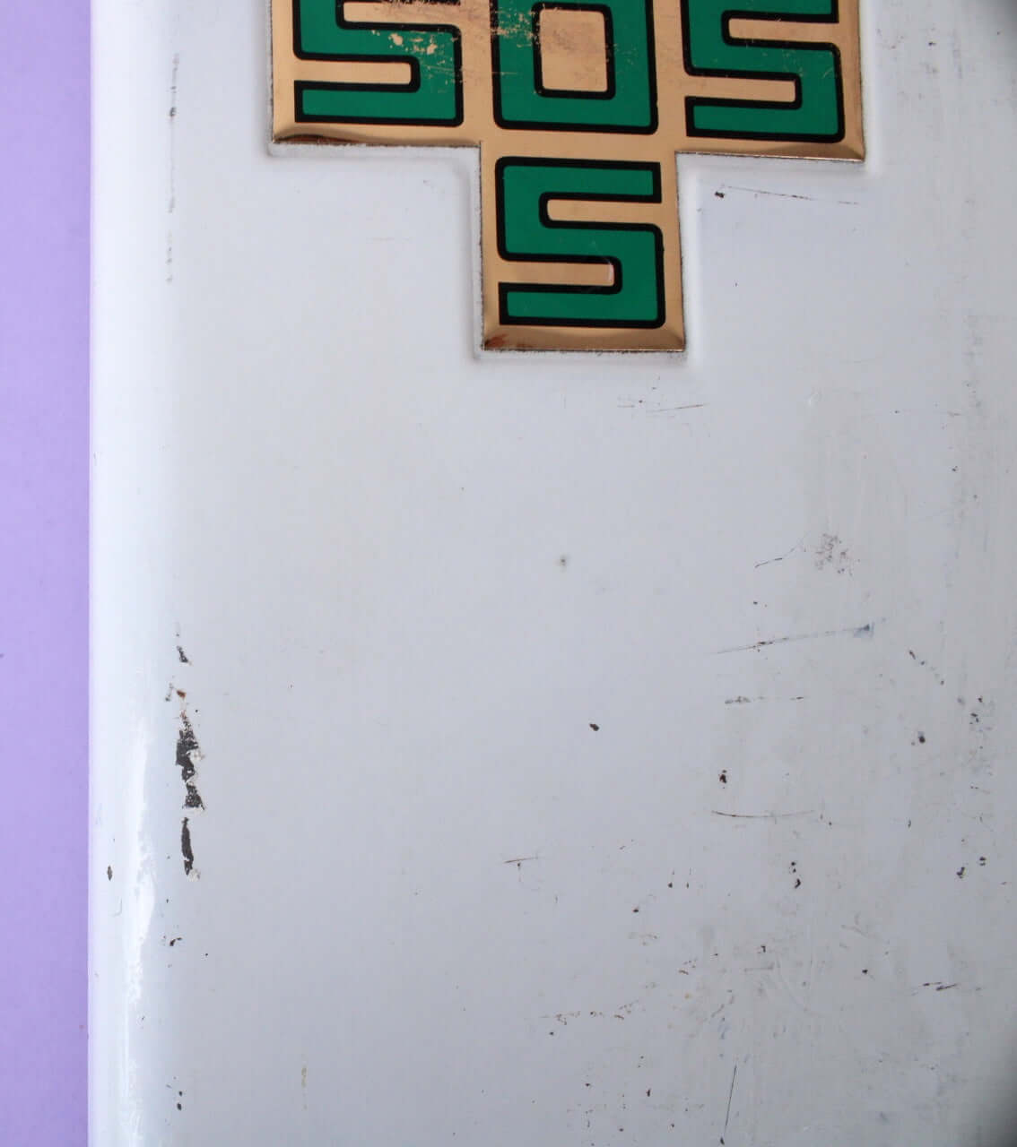 Boîte à pharmacie en métal vintage