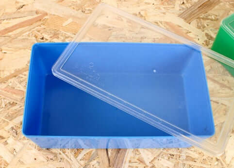 Anciennes boîtes à biscottes Prior