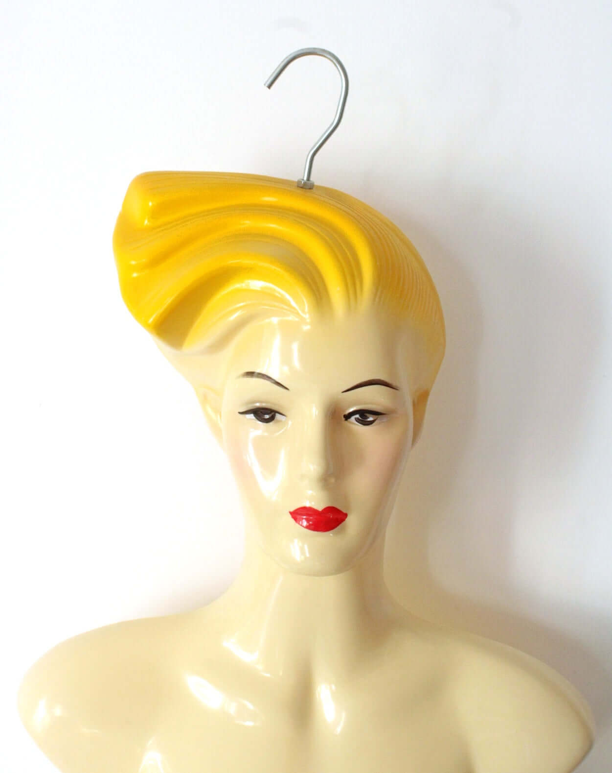 Mannequin en plastique thermoformé vintage