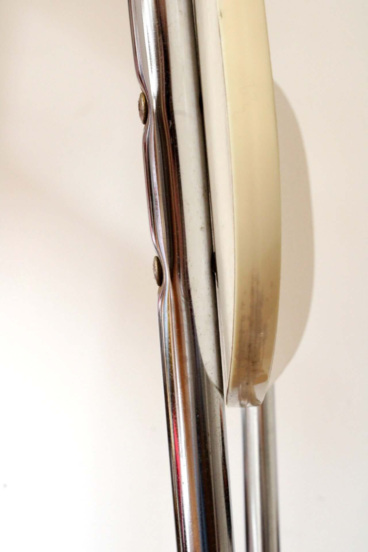 Chaises en formica blanche