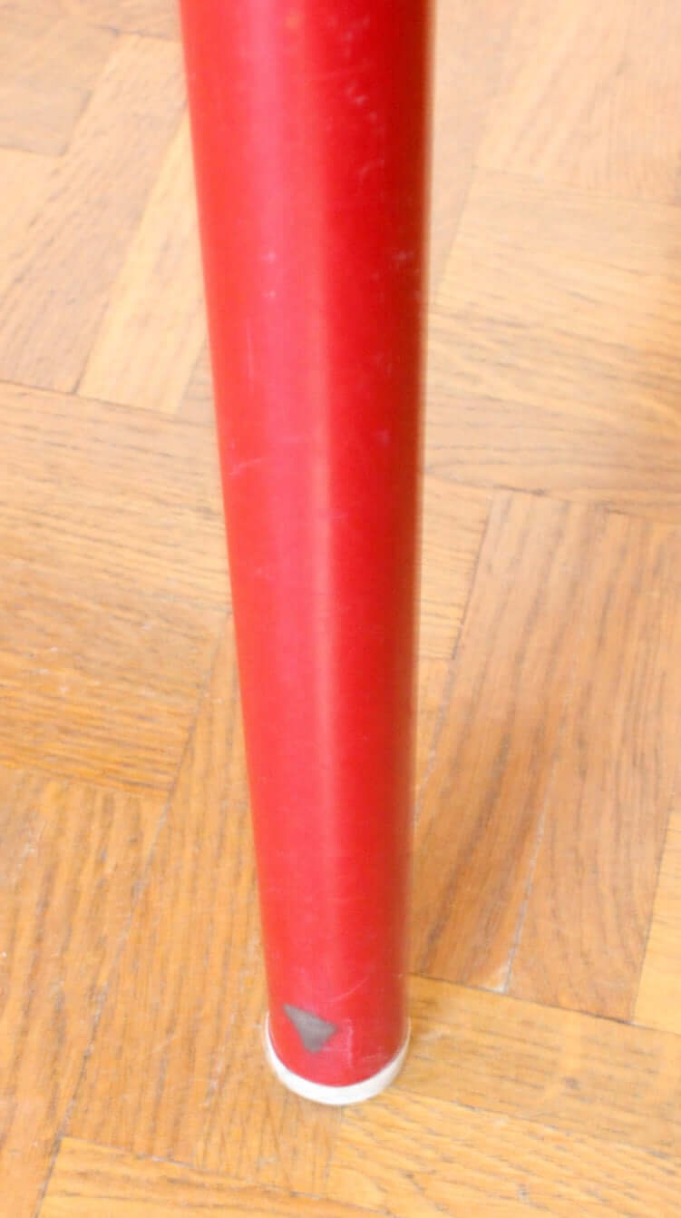 Chaise Mullca rouge dossier arrondi