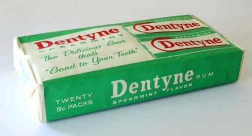 Paquets de chewing-gum Dentyne