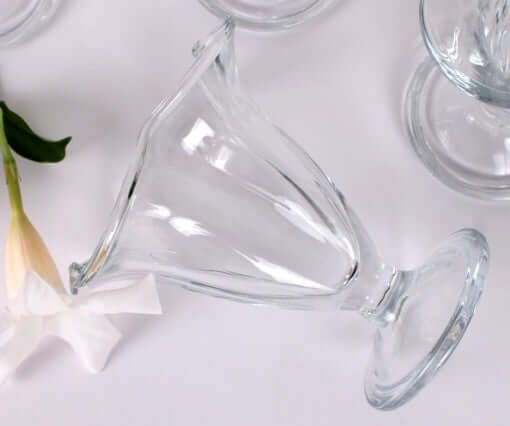 Série de coupes à glace en verre transparent