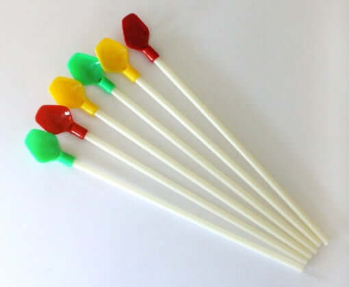 Grandes cuillères-pailles en plastique vintage