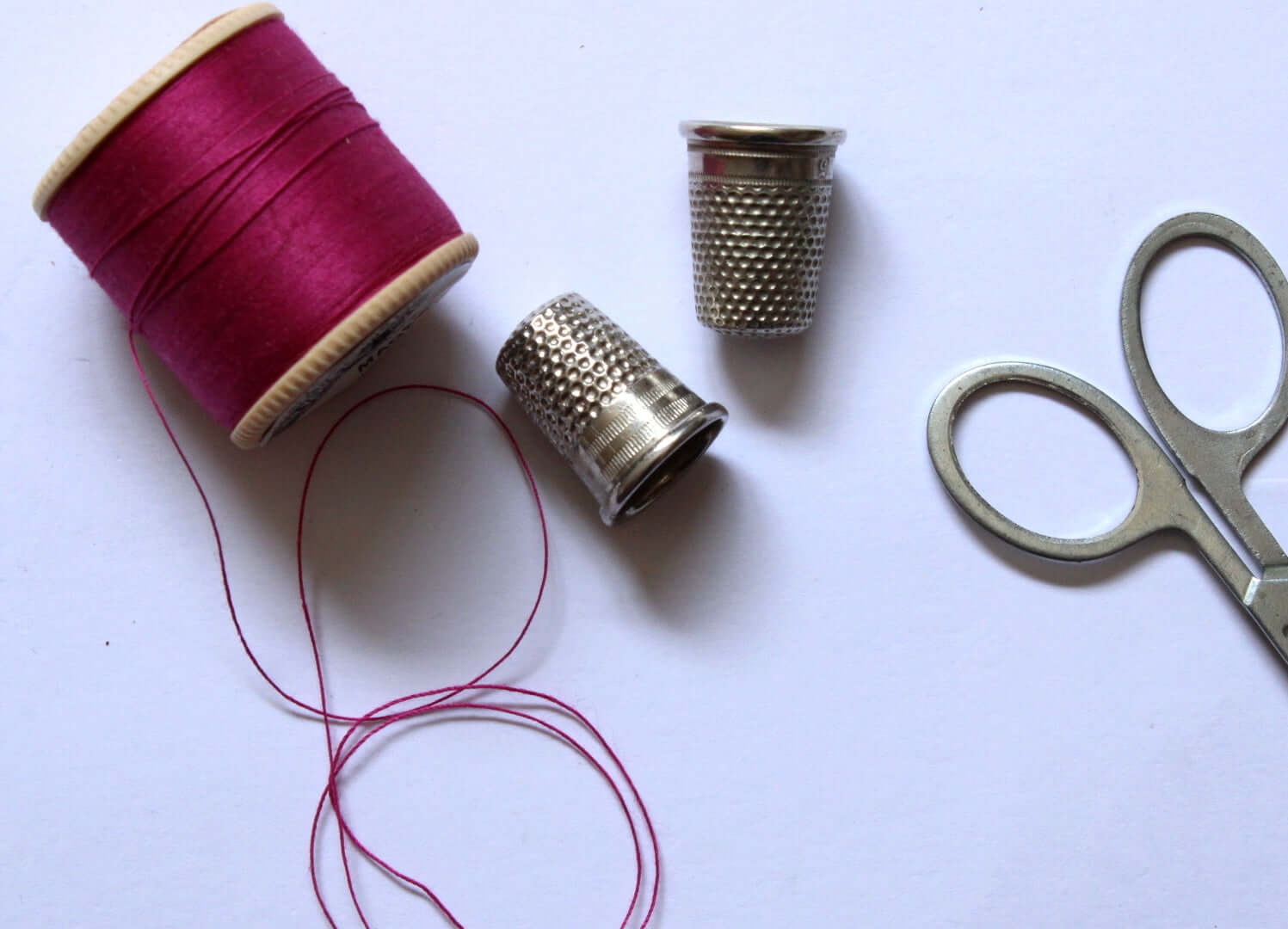 Dés à coudre anciens vintage