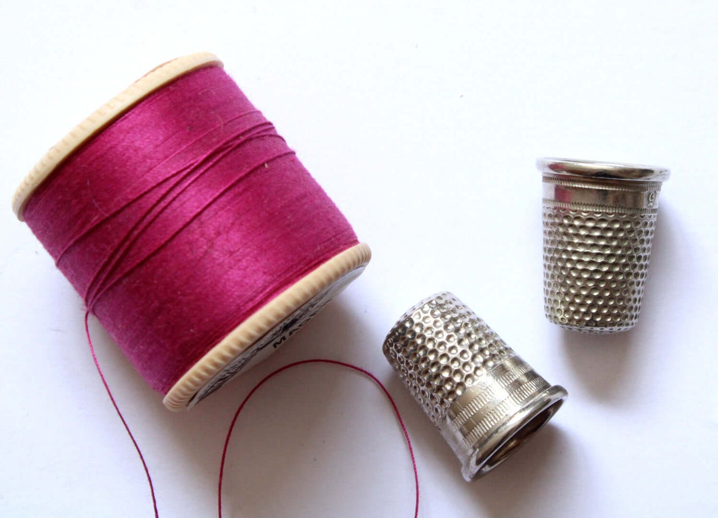 Dés à coudre anciens vintage