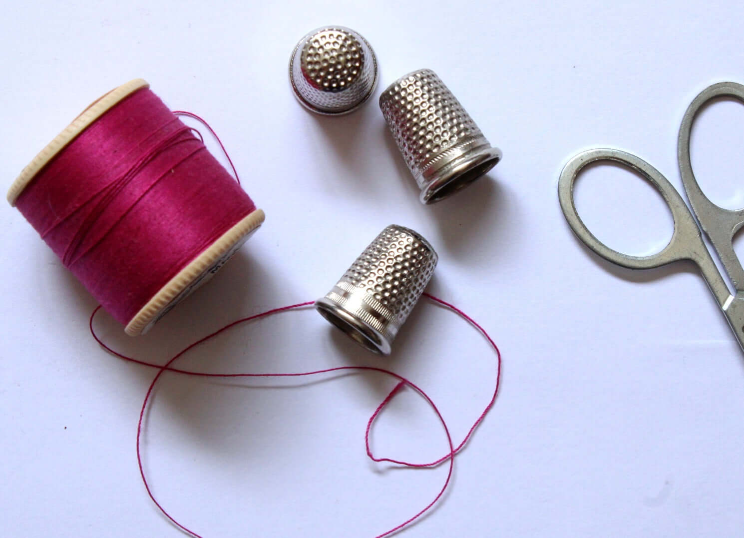 Dés à coudre anciens vintage