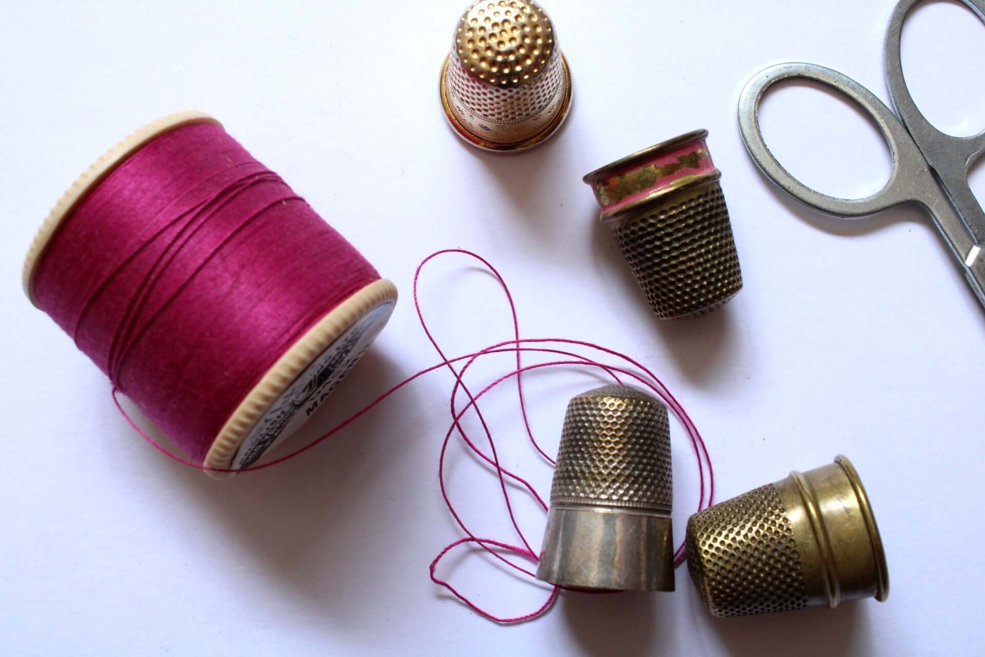 Dés à coudre anciens vintage