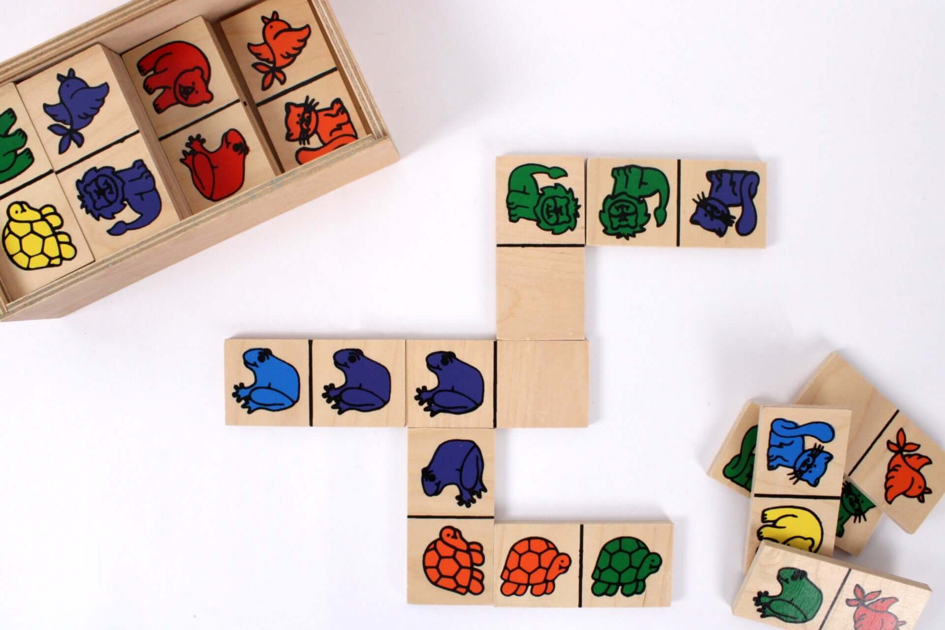 Mes 54 dominos des Alphas – Jeu éducatif pour découvrir les lettres et types d’écriture dès 5 ans Mes 54 dominos des Alphas – Jeu éducatif pour découvrir les lettres et types d’écriture dès 5 ans