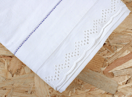 Drap ancien en coton pour lit bébé