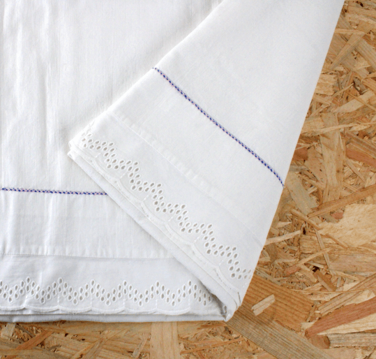 Drap ancien en coton pour lit bébé