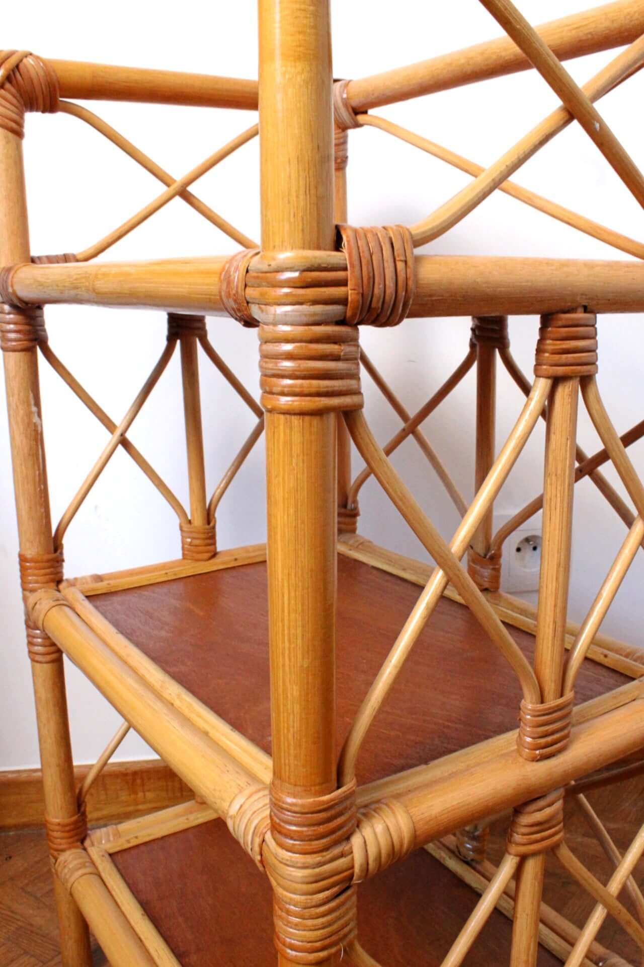 Etagère bibliothèque en rotin et bambou