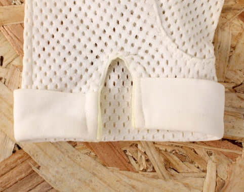 Gants de cérémonie anciens en résille