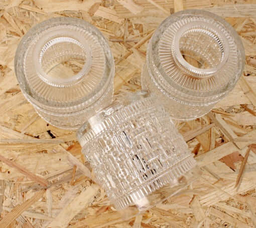 Globes anciens en verre moulé cylindriques