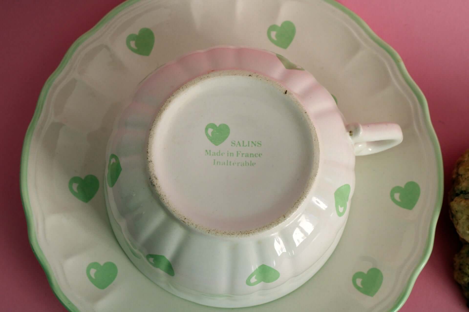 Vintage Grande tasse coeurs verts faïence de Salins