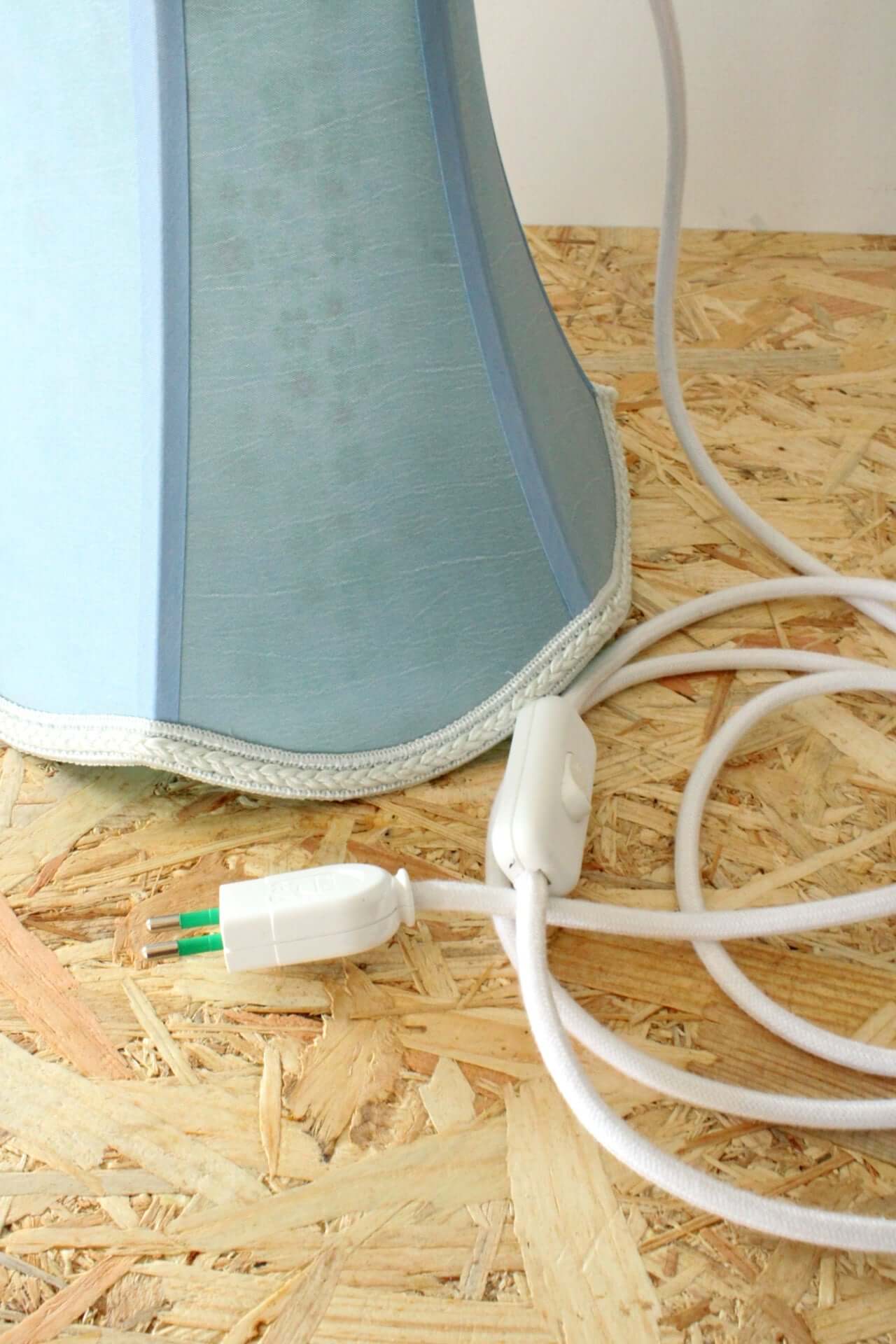 Lampe baladeuse abat-jour tissu bleu