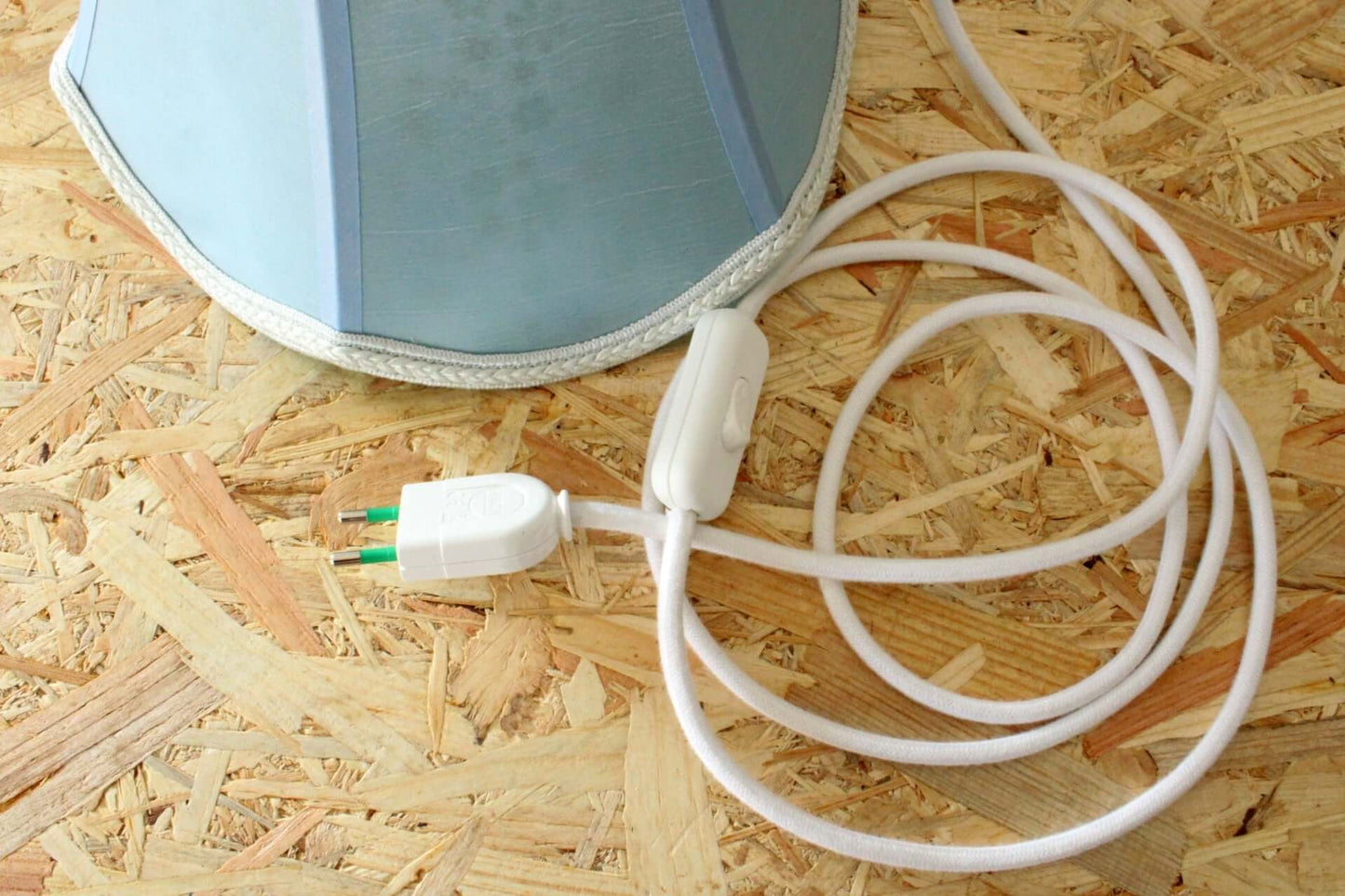 Lampe baladeuse abat-jour tissu bleu