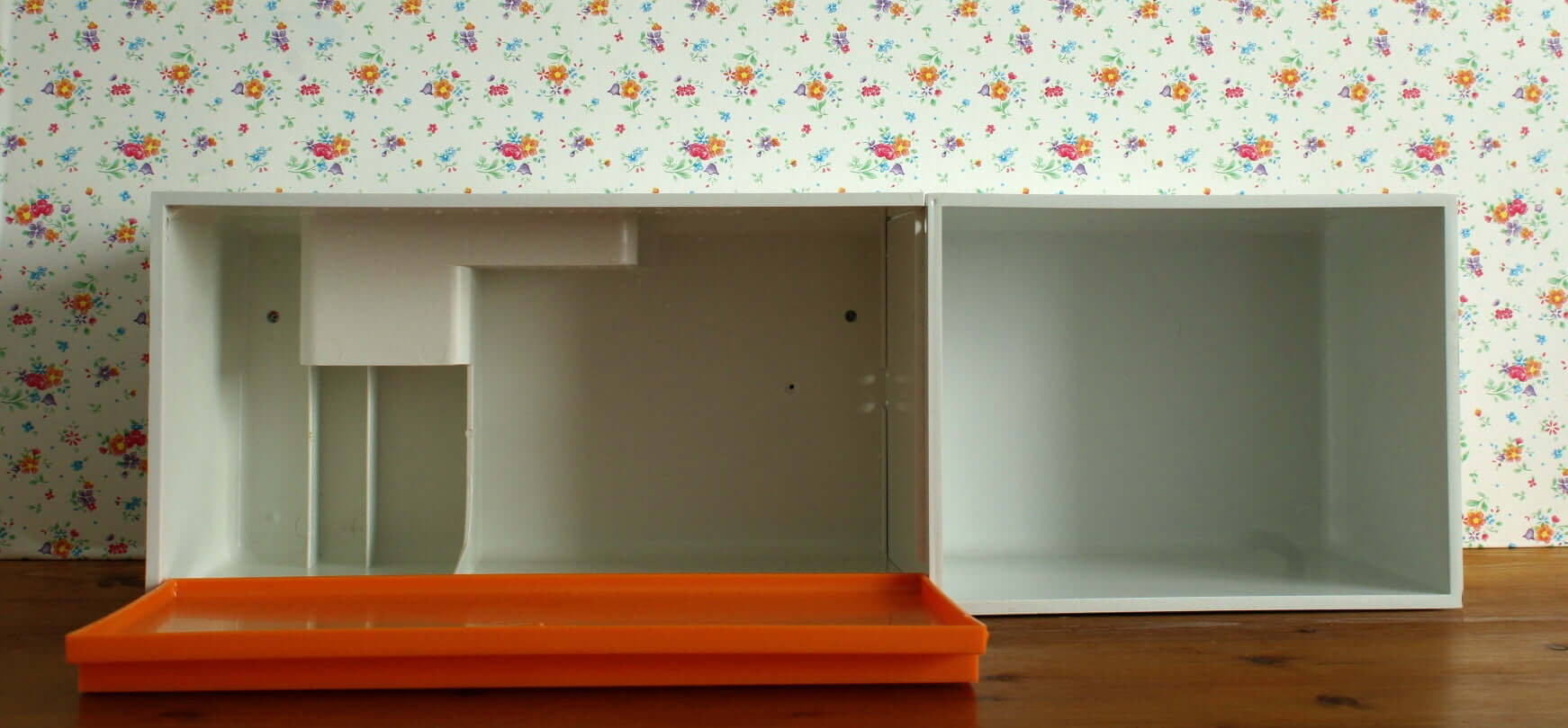 Vintage Petit meuble Flair orange et blanc