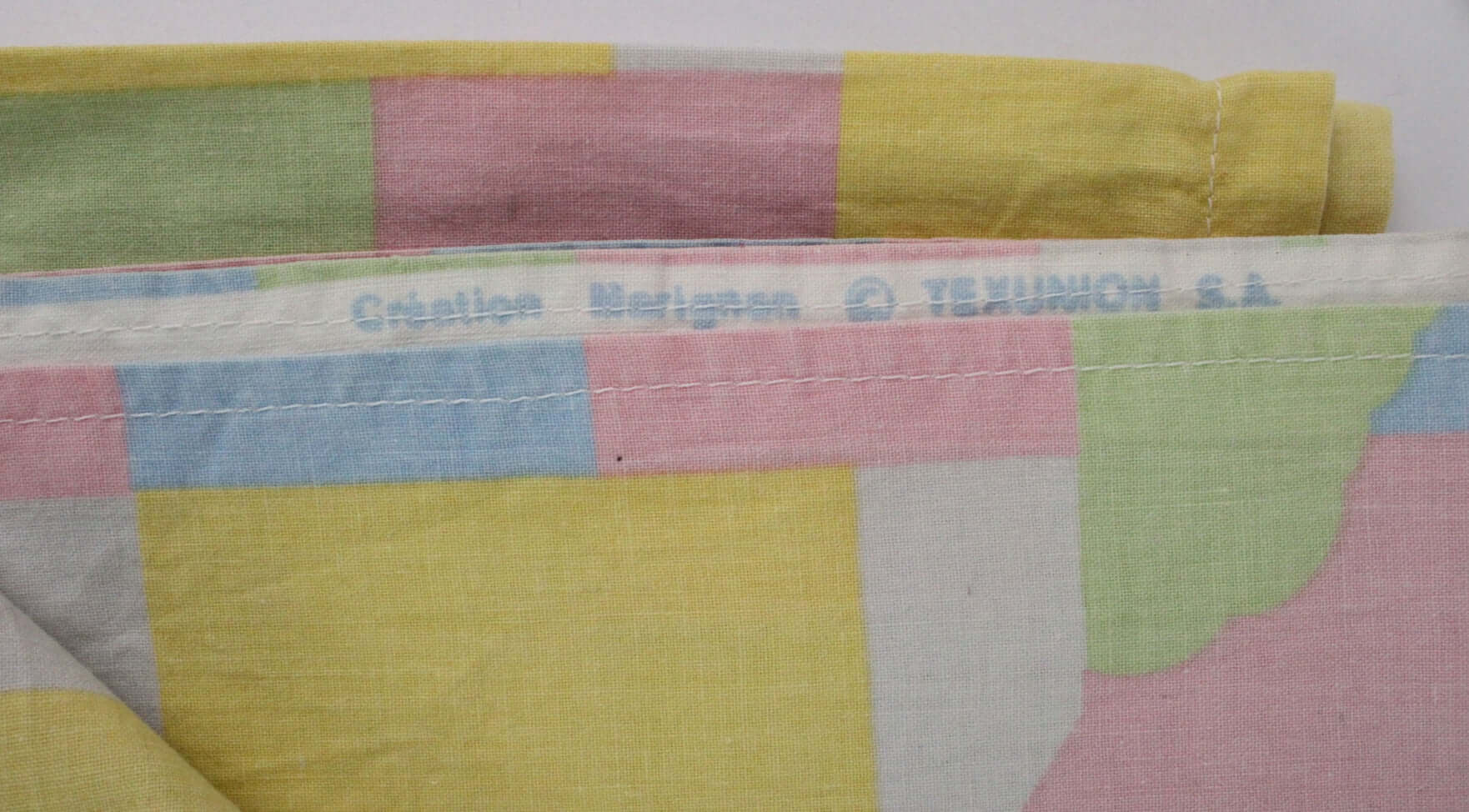 Vintage Nappe en coton motifs pastel