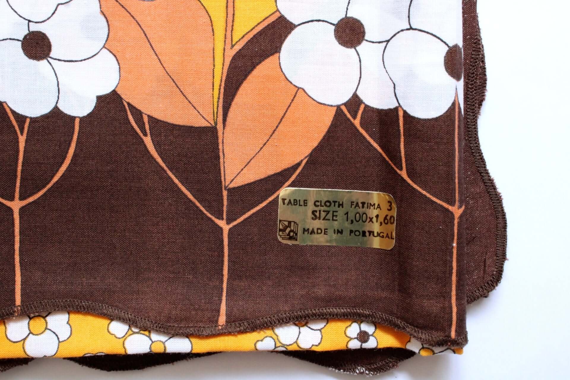 Nappe vintage motifs floraux années 70