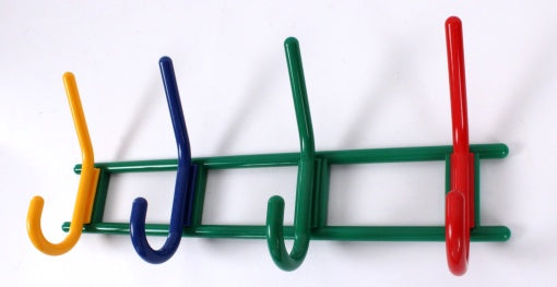 Porte-manteau en plastique coloré