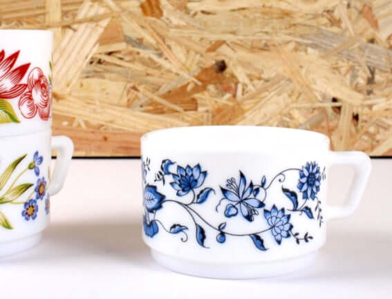 Tasses Arcopal vintages Dehli et Aster