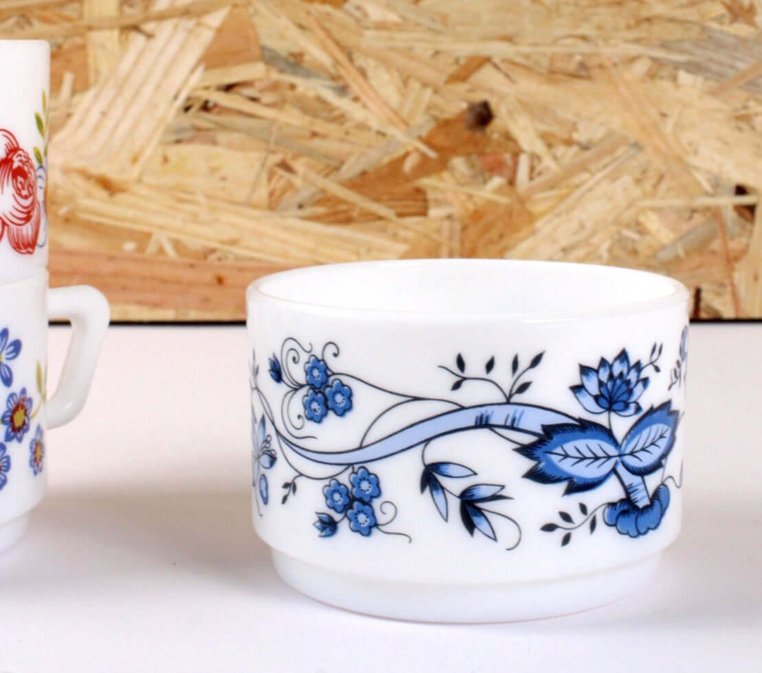 Tasses Arcopal vintages Dehli et Aster