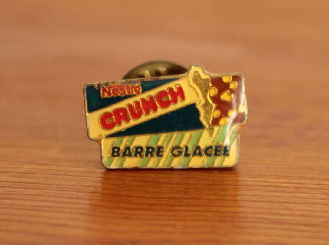 Vintage Pin's publicitaire Nestlé Crunch barre glacée