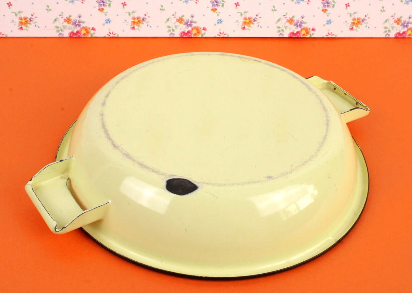 Vintage Petit plat à gratin émaillé jaune