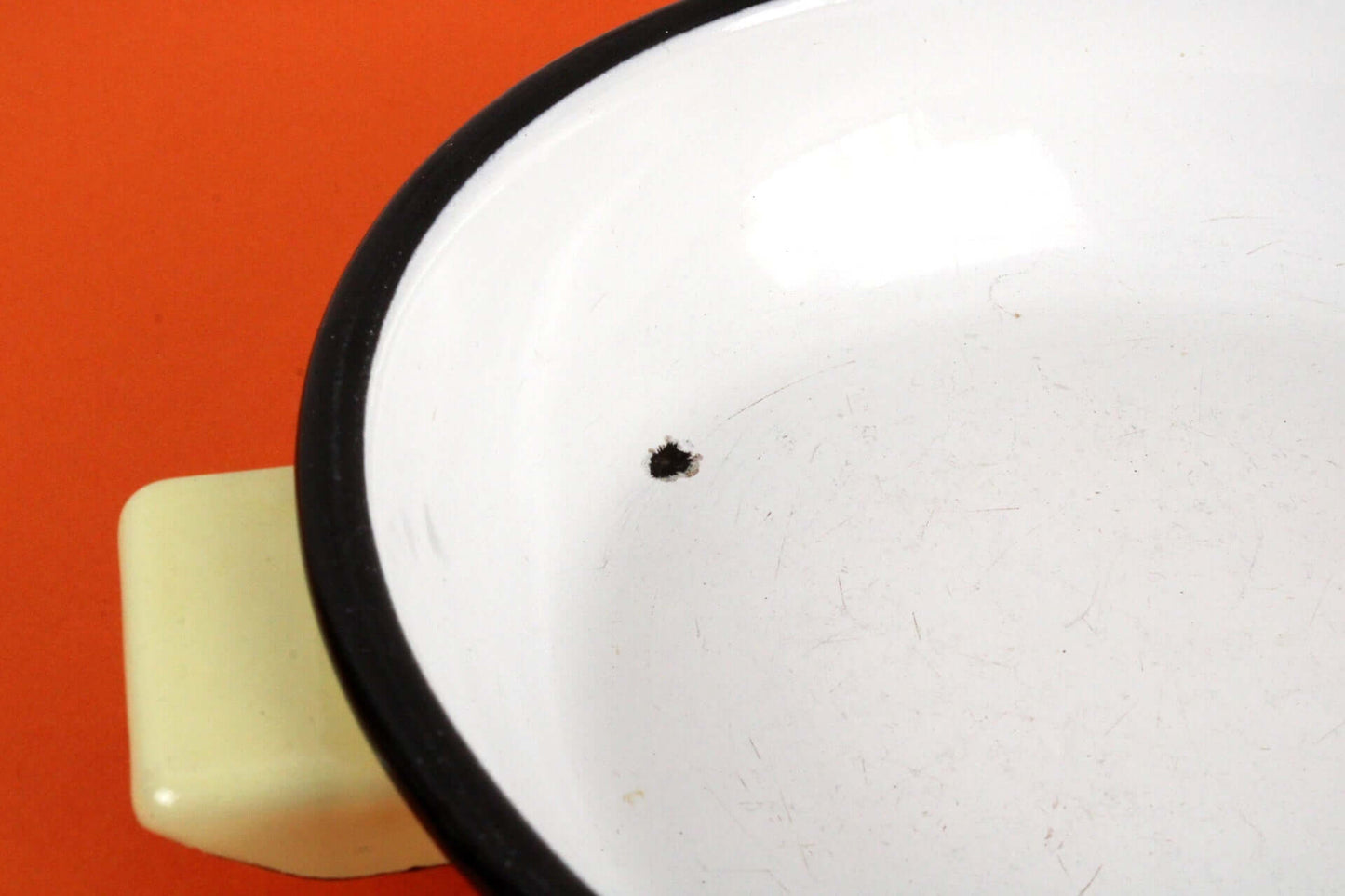 Vintage Petit plat à gratin émaillé jaune