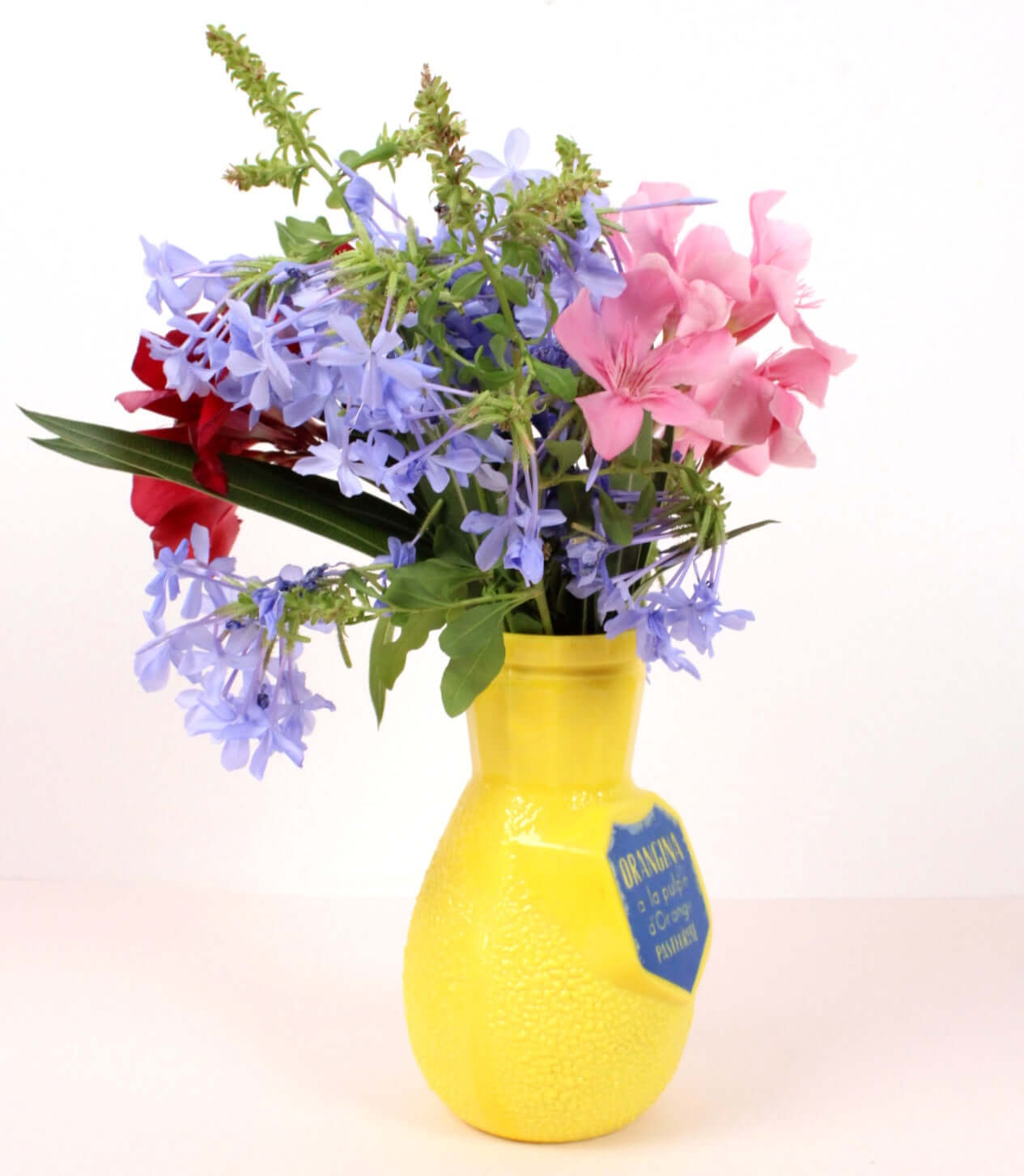 Porte-pailles Orangina vintages en opalex