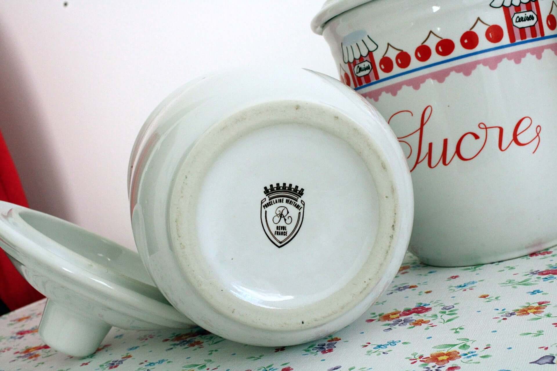Vintage Pots à épices en porcelaine