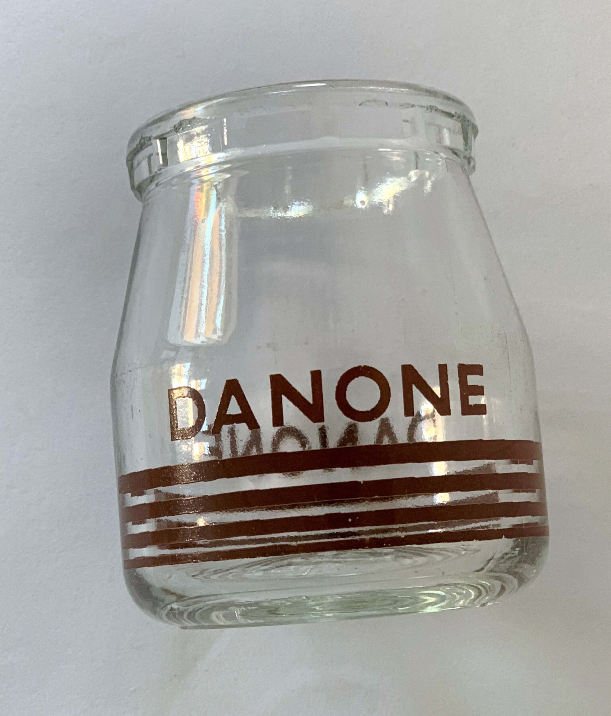 Pot de yaourt en verre Danone vintage