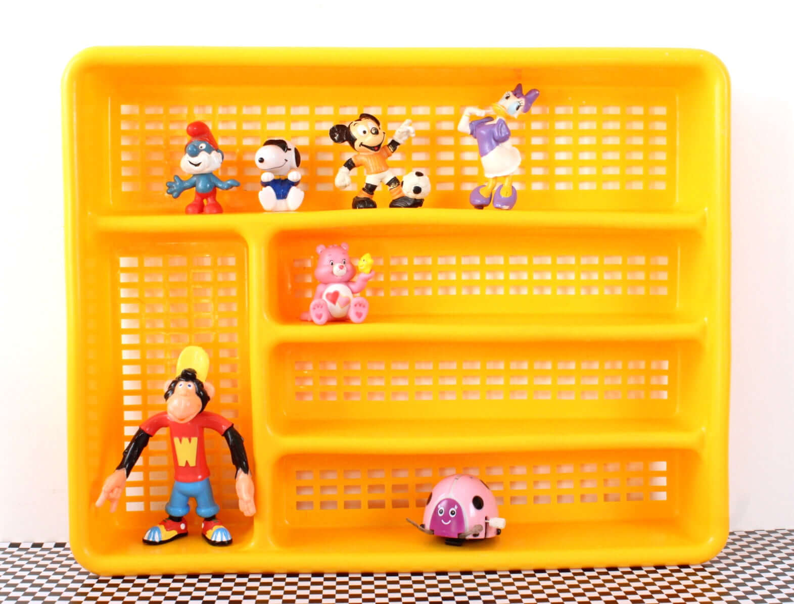 Range-couverts en plastique colorés