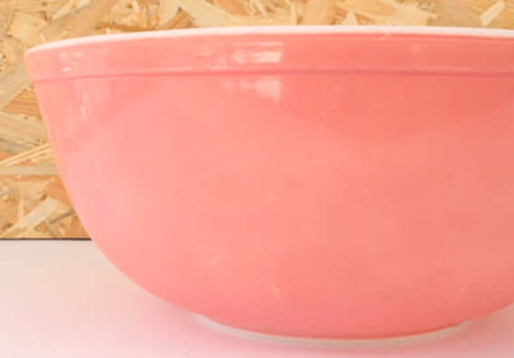 Saladier Pyrex rose made in USA