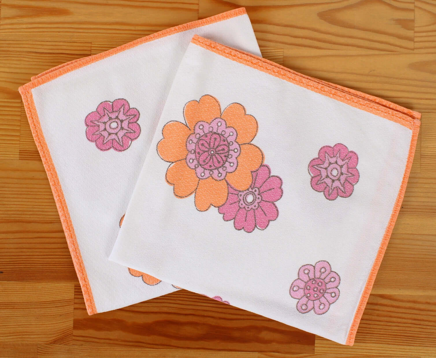 Serviettes de table vintages fleuries