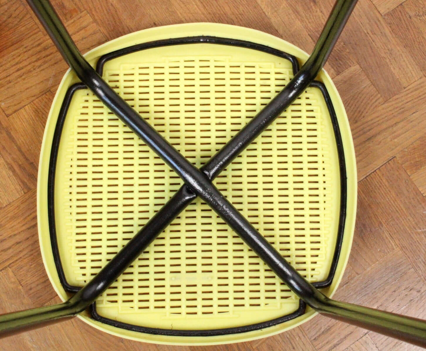 Vintage Tabouret vintage Grosfillex assise jaune