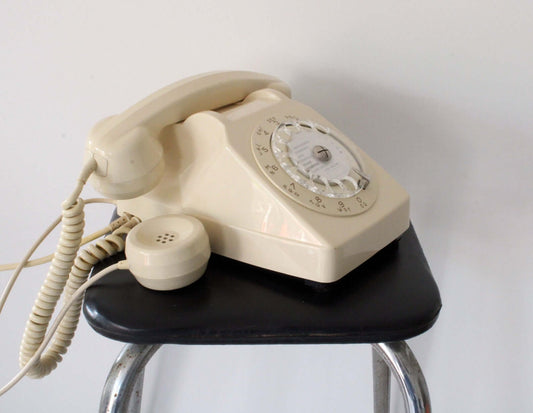 Vintage Téléphone à cadran vintage blanc