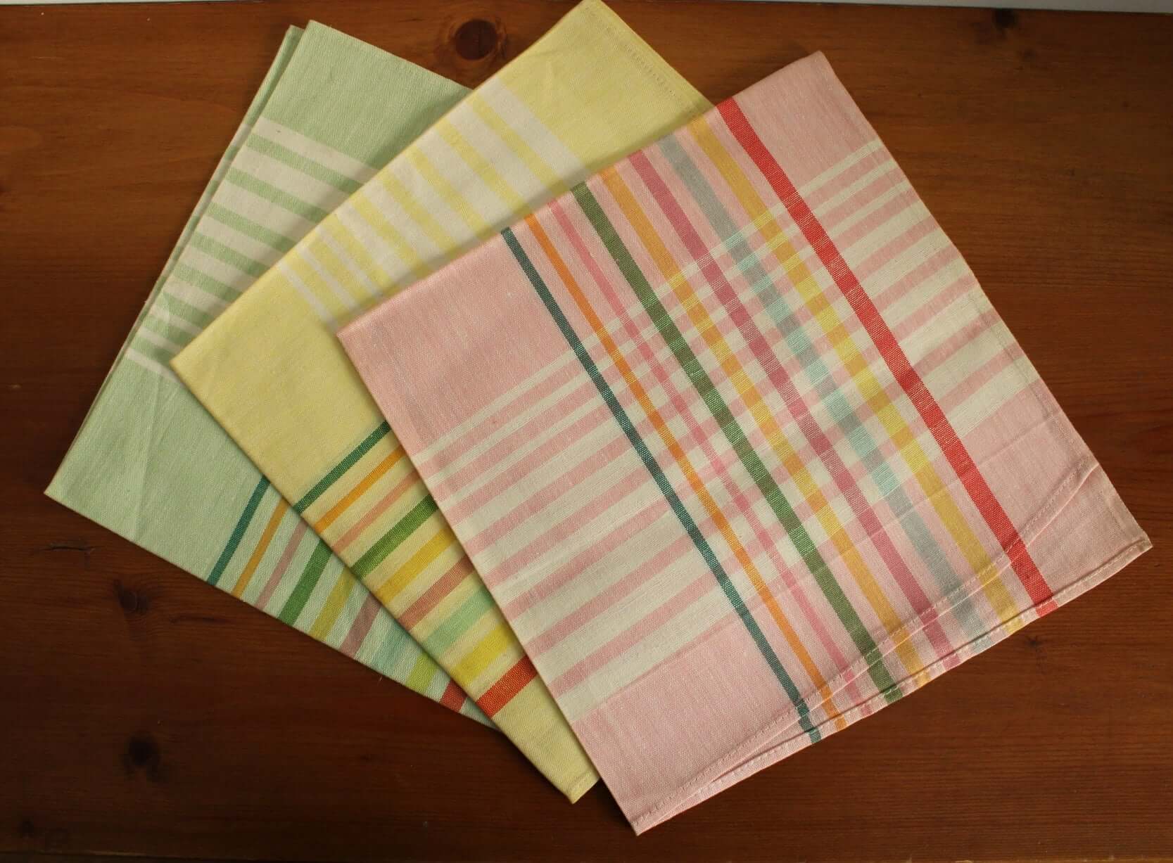 Vintage Serviettes de table anciennes coloris pastel