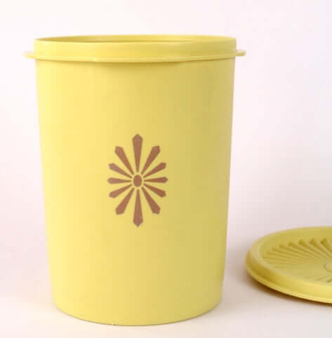 Grande boîte Tupperware soleil jaune vintage