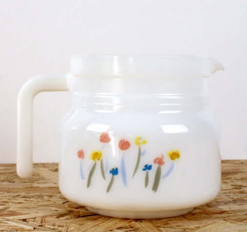Verseuse en opaline vintage