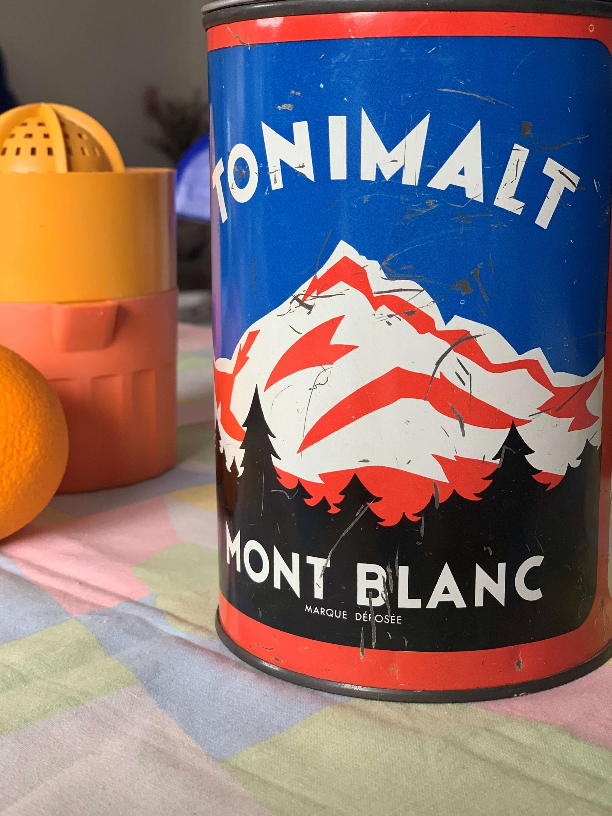 Vintage Boîte en fer ancienne Tonimalt Mont Blanc