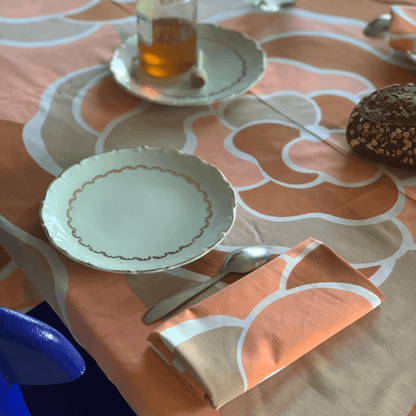 Belle nappe filet avec 4 serviettes en lin brodées - 220 x Belle nappe filet avec 4 serviettes en lin brodées - 220 x