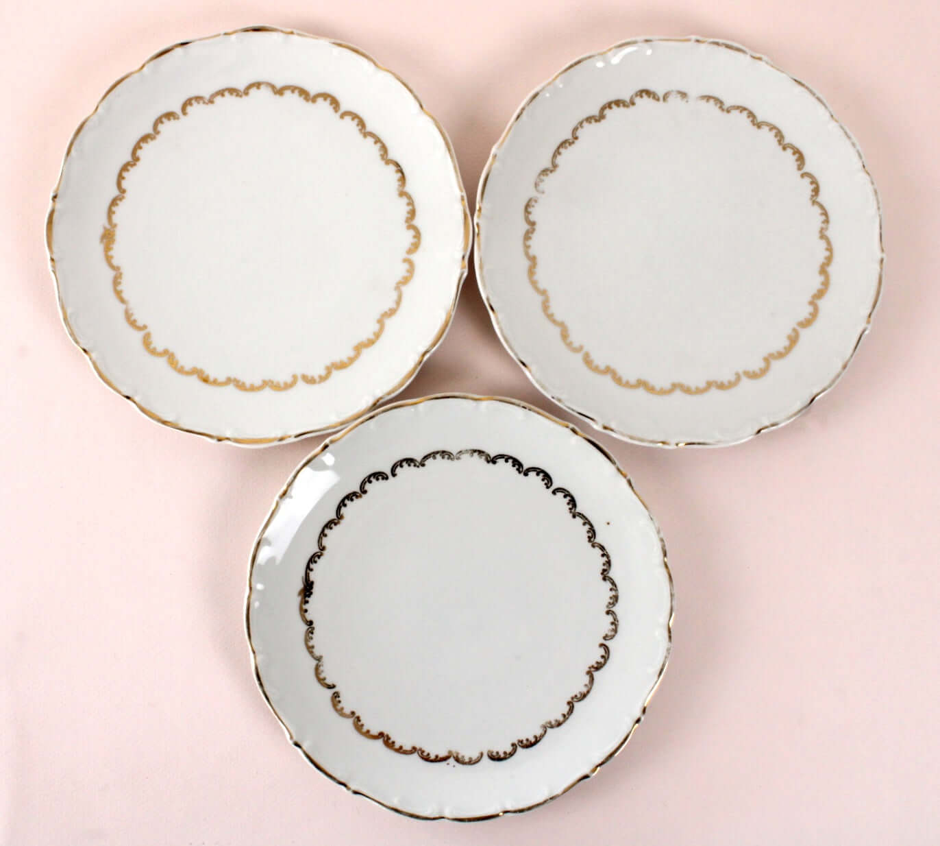 Petites assiettes à dessert en porcelaine