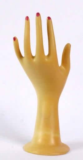 Main baguier en plastique Yves Rocher