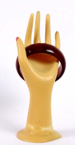 Main baguier en plastique Yves Rocher