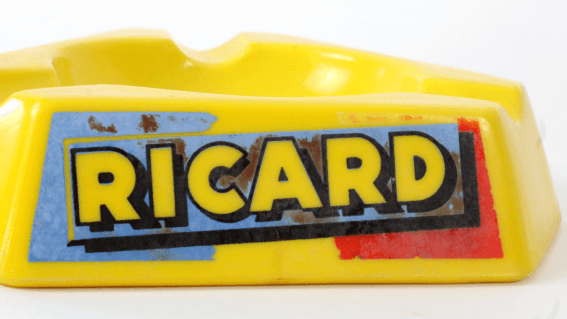 Cendrier Ricard Triangle Jaune en Opale – Design Vintage et Publicité Rétro